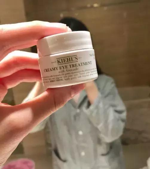 她用200万面霜公开打脸小红书女星？娱乐圈化妆品同款扒料！