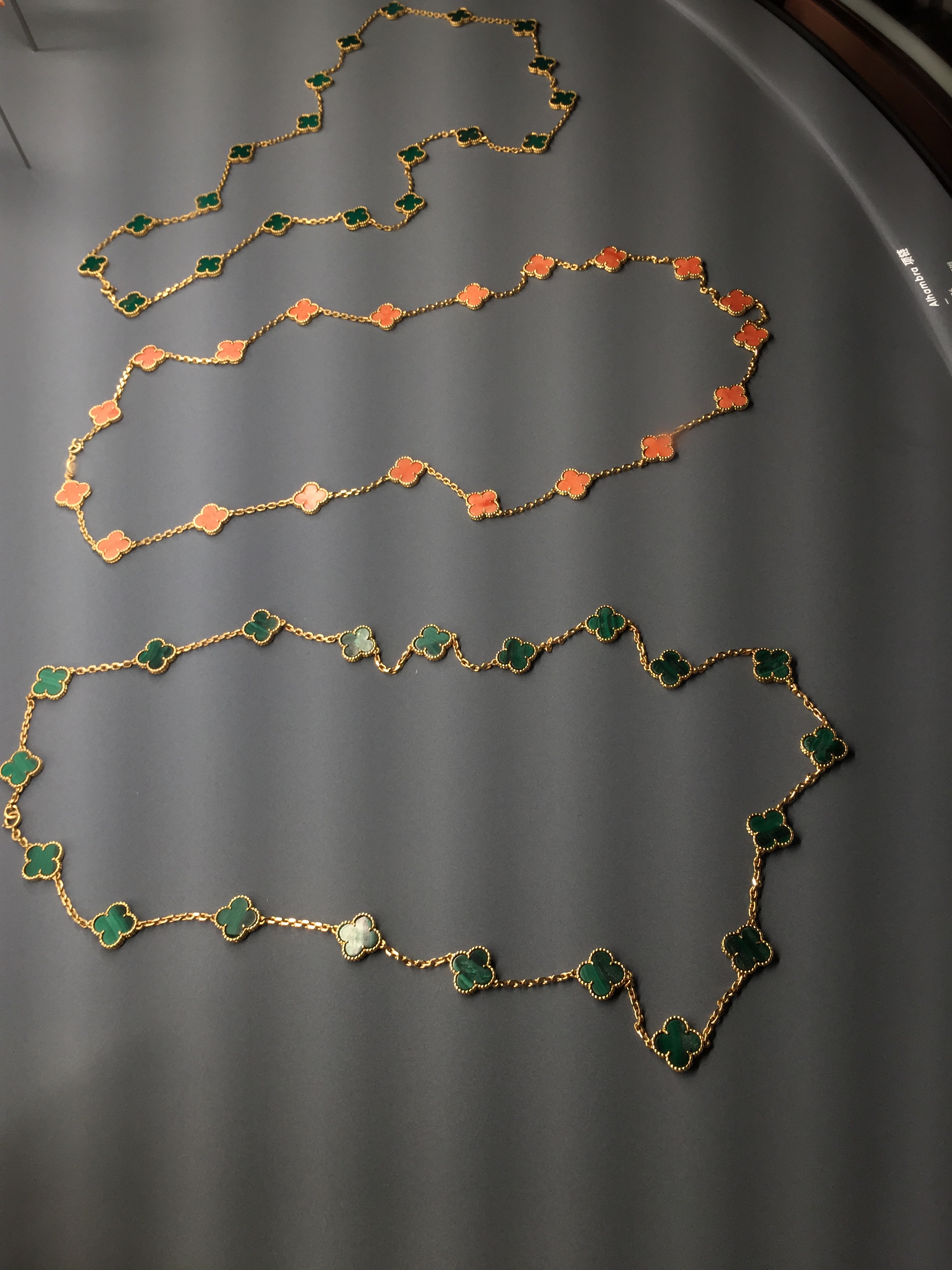 梵克雅宝黑色的四叶草是什么宝石,梵克雅宝四叶草是珠宝吗