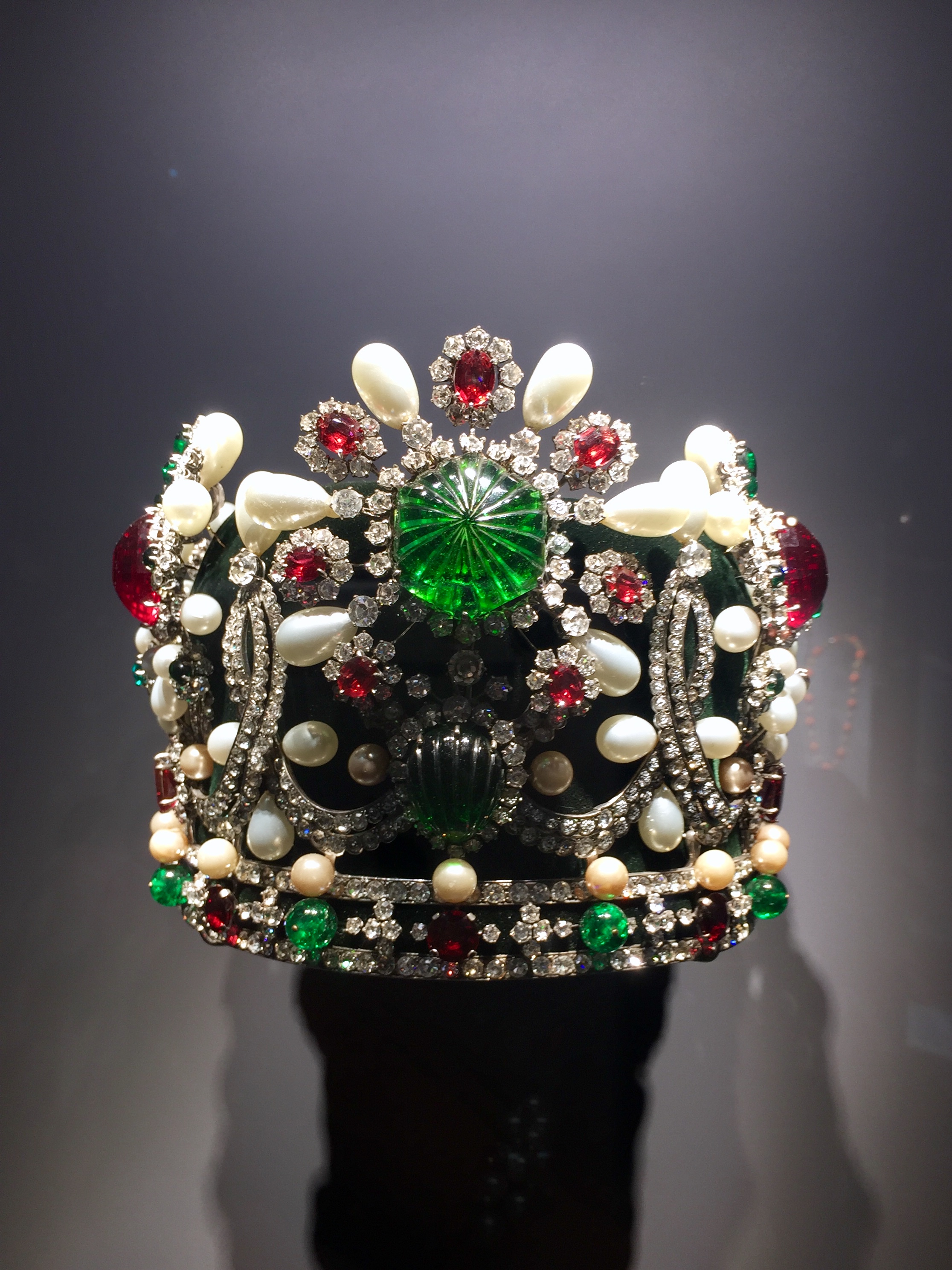 梵克雅宝黑色的四叶草是什么宝石,梵克雅宝四叶草是珠宝吗