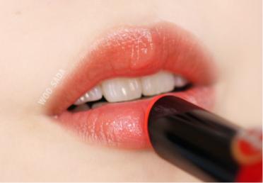 今夏天必备口红，乔治阿玛尼限量版304橙色试色