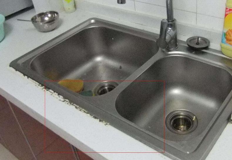 水槽玻璃胶发黑怎样办,水池边玻璃胶里发霉发黑怎么处理