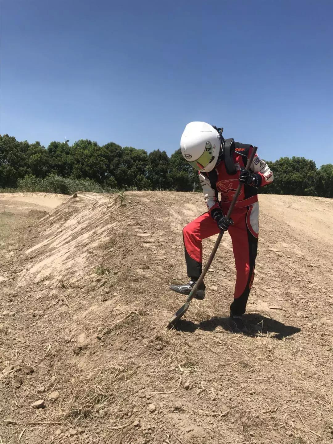 不好!Vvip摔车了!