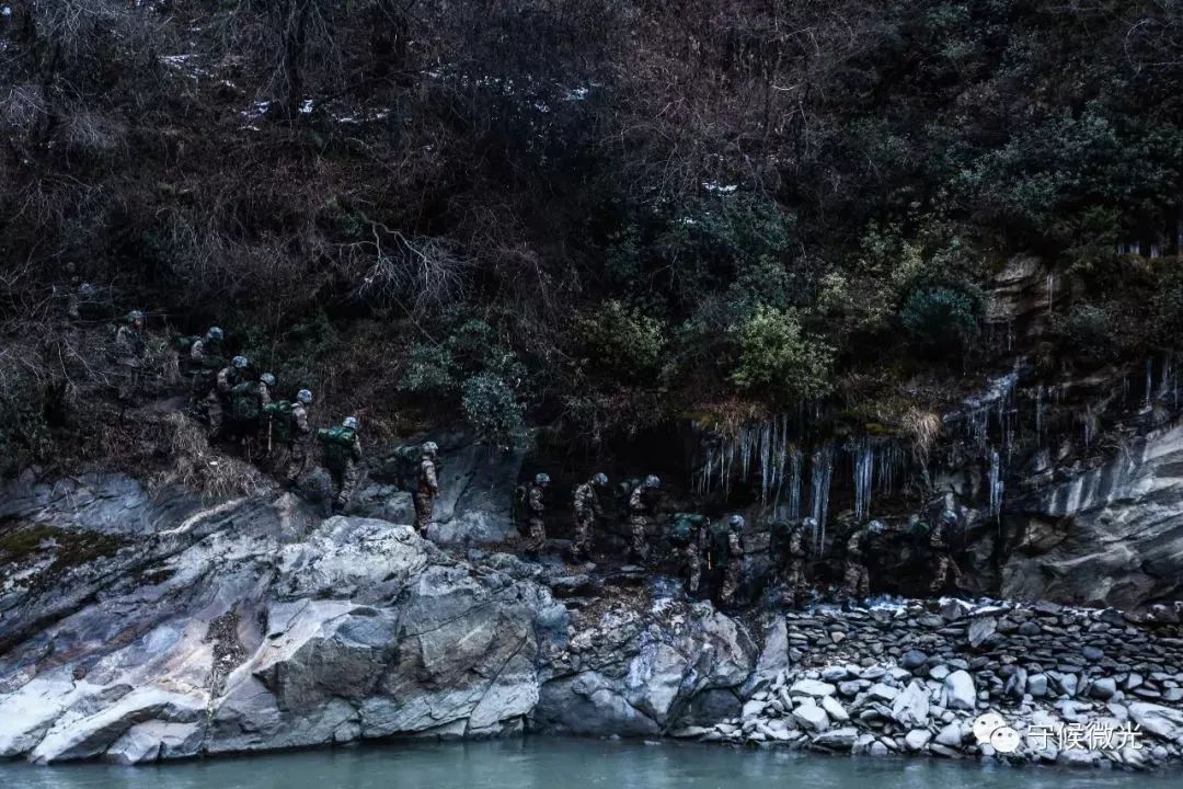 在最艰苦的地方守卫祖国,荐读在人生的低谷中安然前行