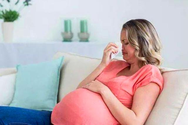 打喷嚏胎宝宝会有什么反应,孕妈打喷嚏胎宝什么反应