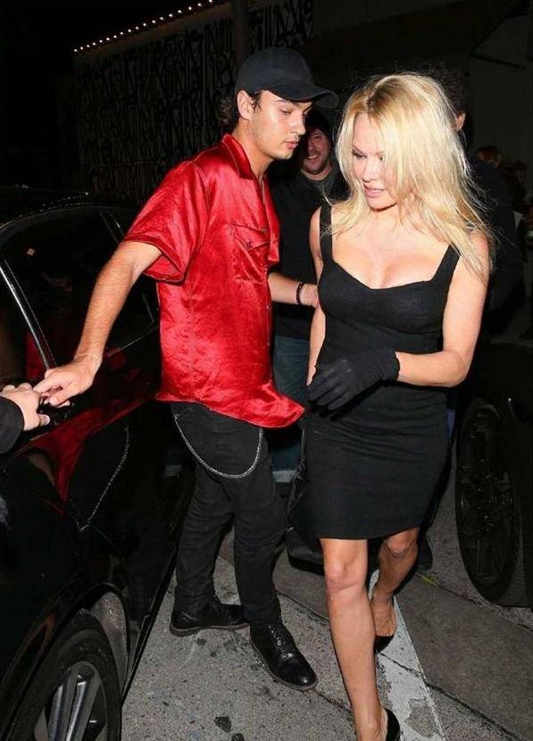 相差18岁看得出来吗,相差18岁