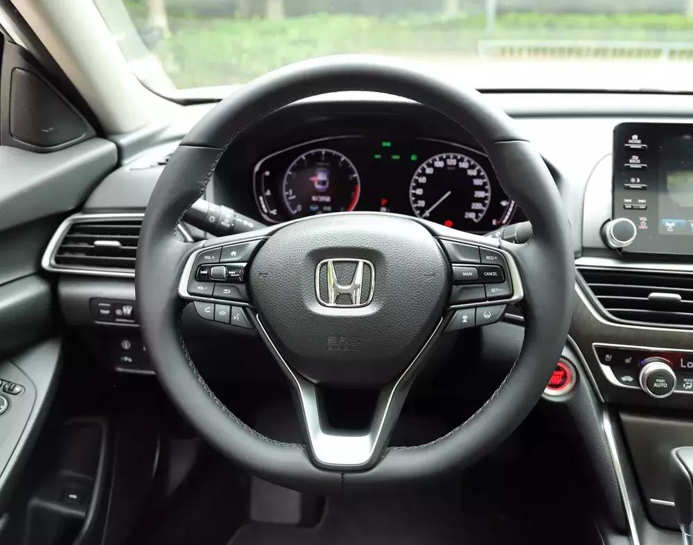 车主总结十代半雅阁的9个优缺点,十代半代雅阁用车感受