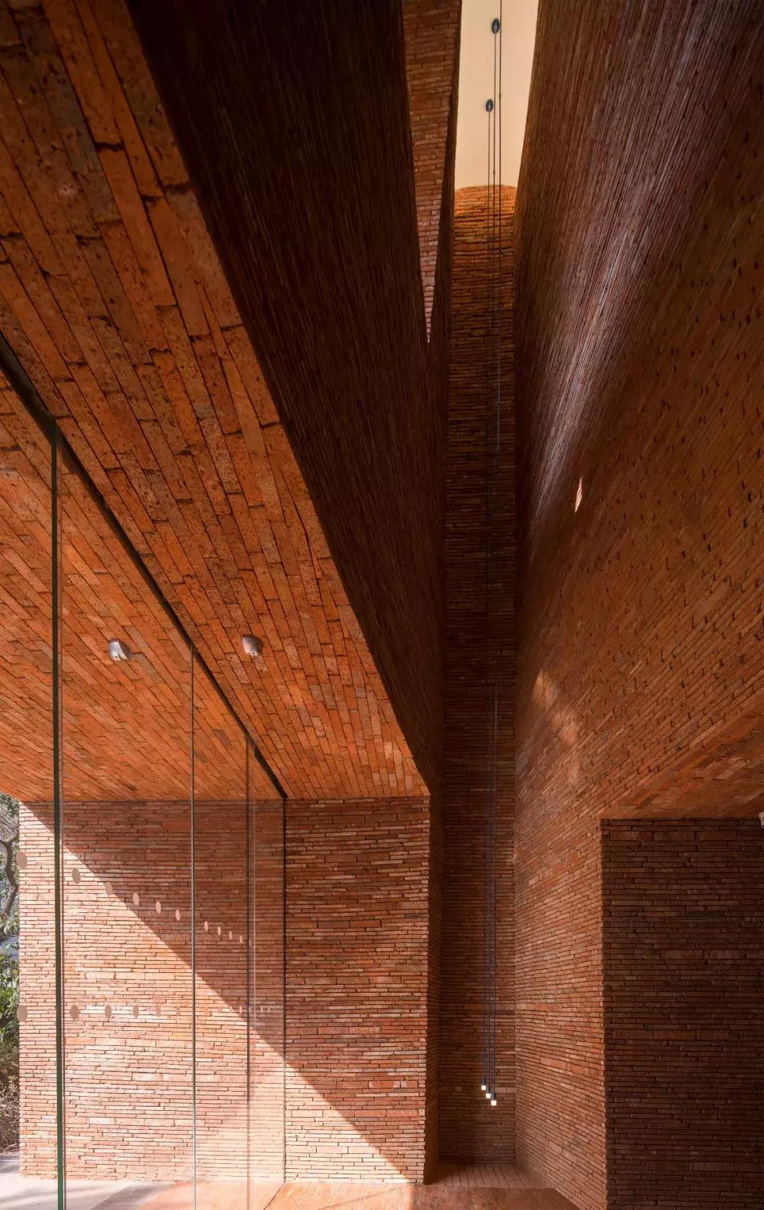 新作首发｜墟之峡谷.上海UR旗舰店！