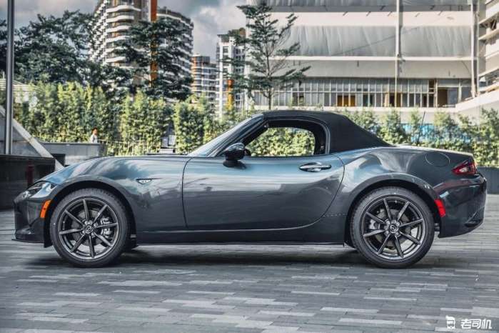 百万级最帅两座敞篷跑车,最宽敞的四座敞篷硬顶跑车