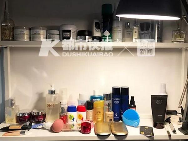 90后小伙一月省吃俭用,90后打工小伙每天都干啥