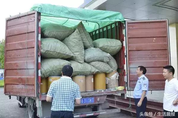 孕妇吃的叶酸老人用的风湿胶囊……假药贩子丧心病狂弄回6吨假药