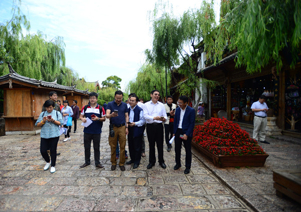 一部手机游云南怎么操作,云南丽江旅游深度游