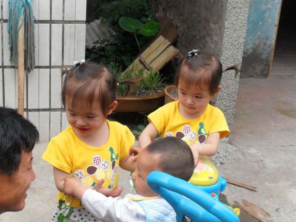 一岁多宝宝老抓人，是怎样的心理如何引导？宝宝九阴白骨爪这样破