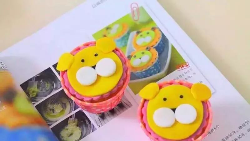 用刮刀做纸杯蛋糕装饰的视频,没有奶油纸杯蛋糕怎么装饰