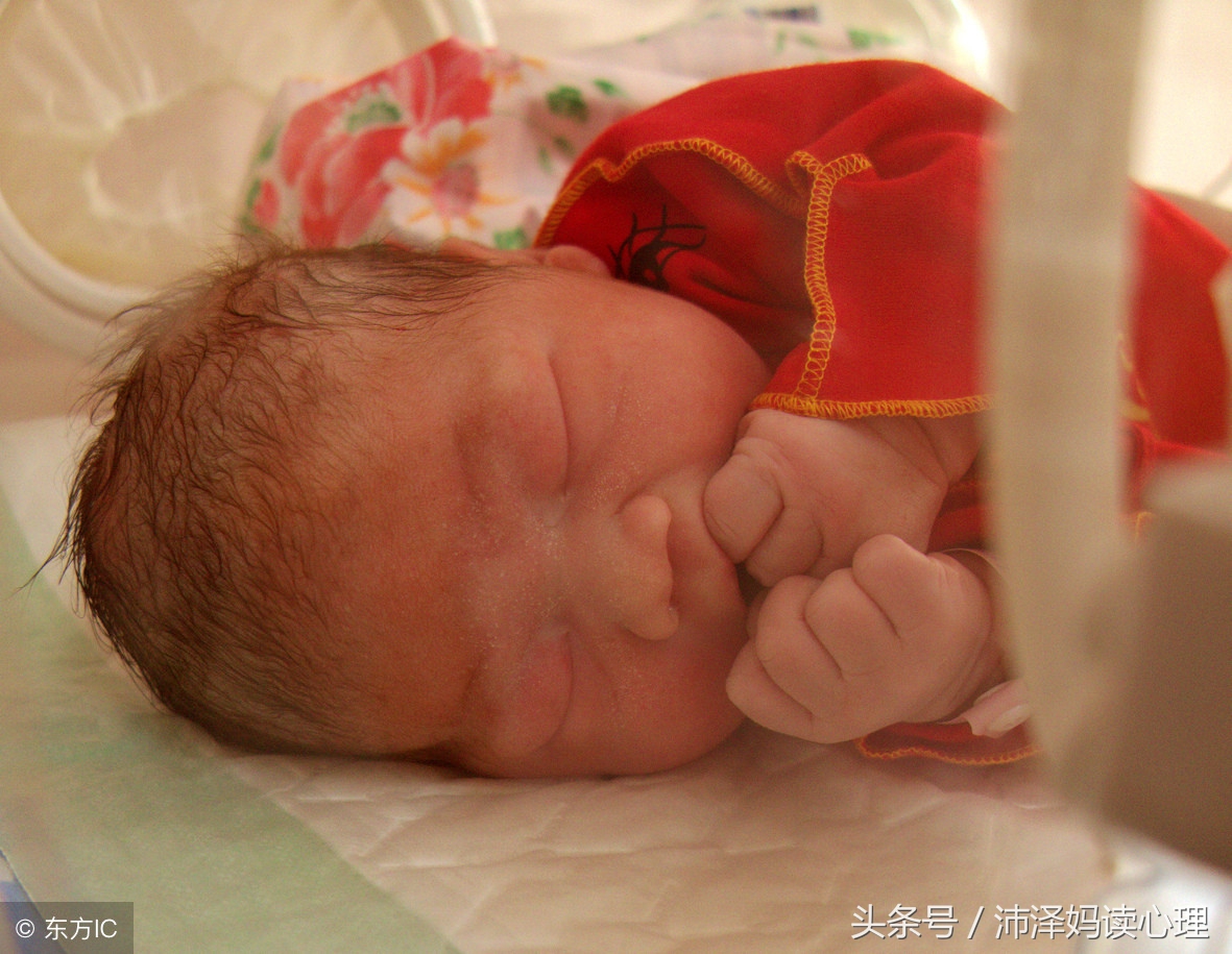 新生宝宝,新生儿第一次来例假前有什么症状