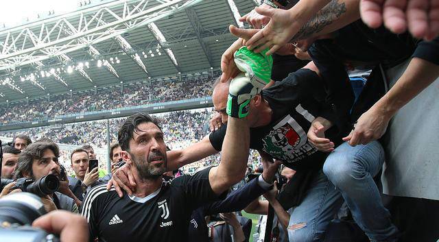 布冯谈c罗欧冠,布冯重回尤文图斯见c罗