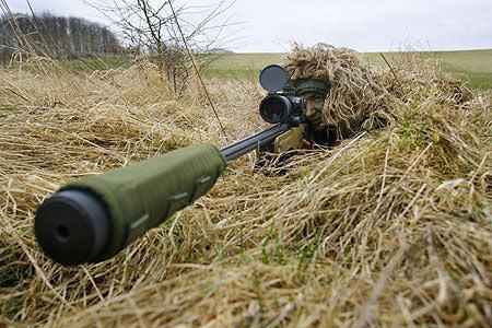 近视眼是不是不能当狙击手,近视眼可以不戴眼镜打狙吗