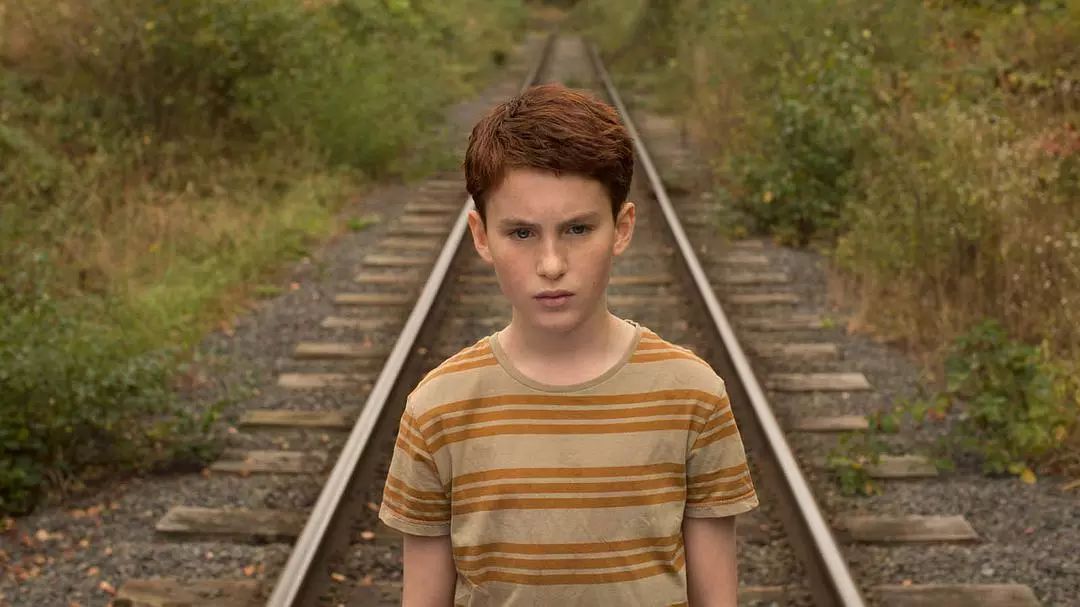 受不了原生家庭的疼，他选择杀死自己来获得重生