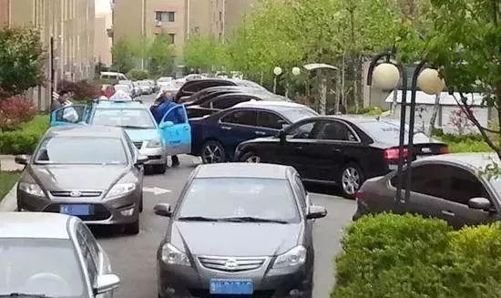 首次开车要不要油门踩到底,开车忍不住油门踩到底怎么克服