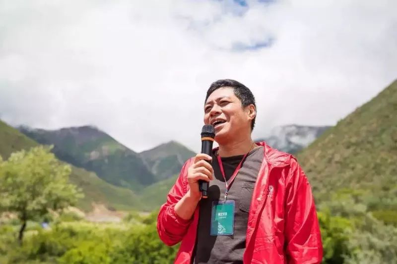 又是一个加班的夜晚放松一下心情,又是一个加班的周末