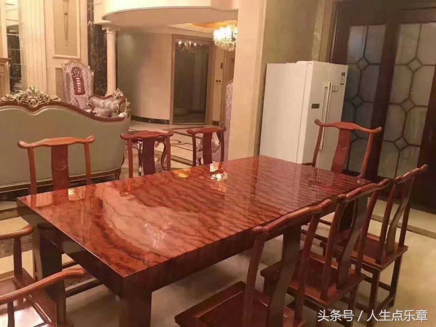 杭州老师3000元买的实木桌,引万千网友热议,专家鉴定后价值百万