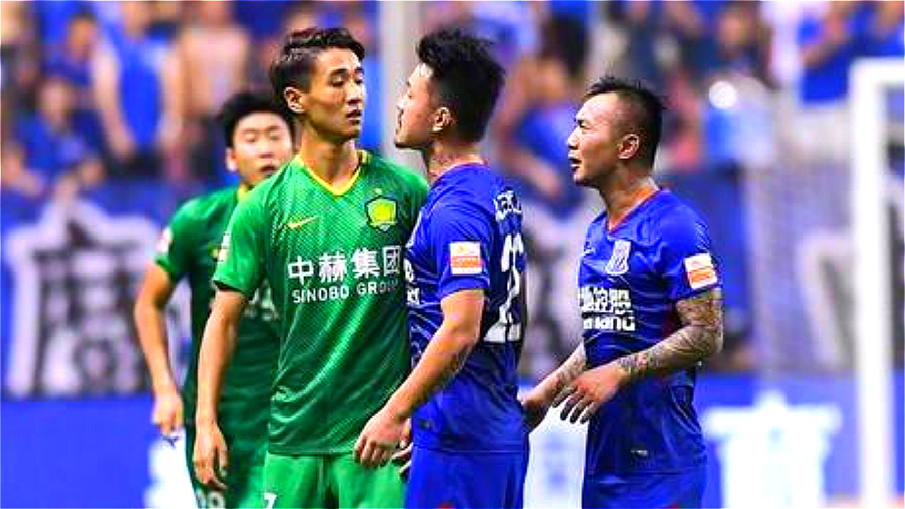 广州队对上海申花韦世豪口吐芬芳,韦世豪对阵上海申花为什么被黄牌