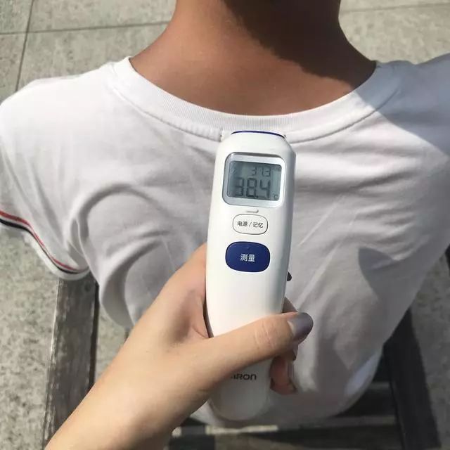 降温喷雾神器视频,网红迅速降温喷雾