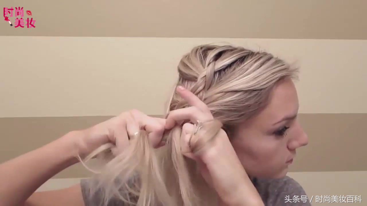 鱼骨辫编发教程,怎么编织人鱼马尾辫