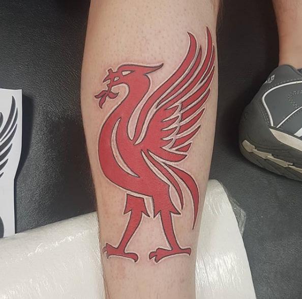 关于足球纹身图案小腿,足球有关纹身