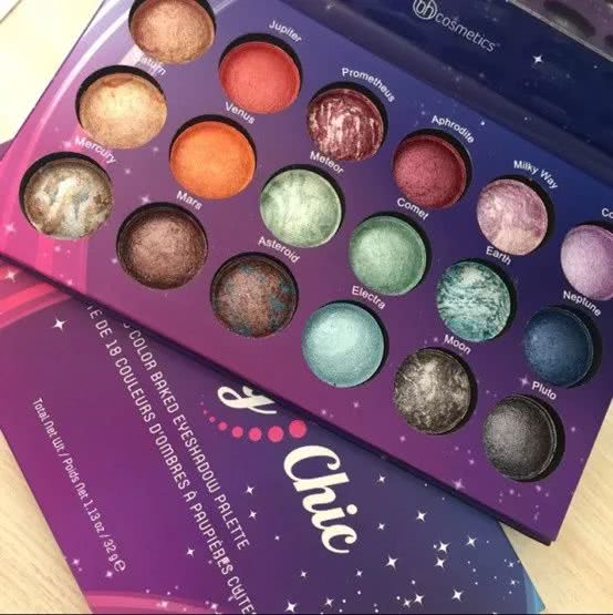 玛可安迪星空幻彩流沙10色眼影,适合新手的平价眼影盘推荐