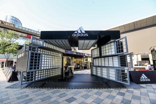 阿迪达斯为商标纠纷花了不少精力