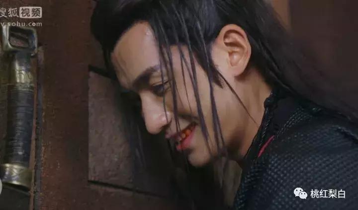 朱一龙自己采访自己尬聊,朱一龙自己尬聊