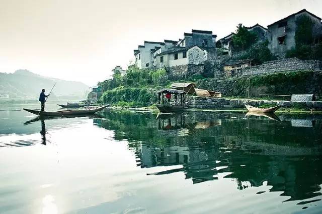 独自旅行一定要去的地方,第一次独自旅行去了哪里