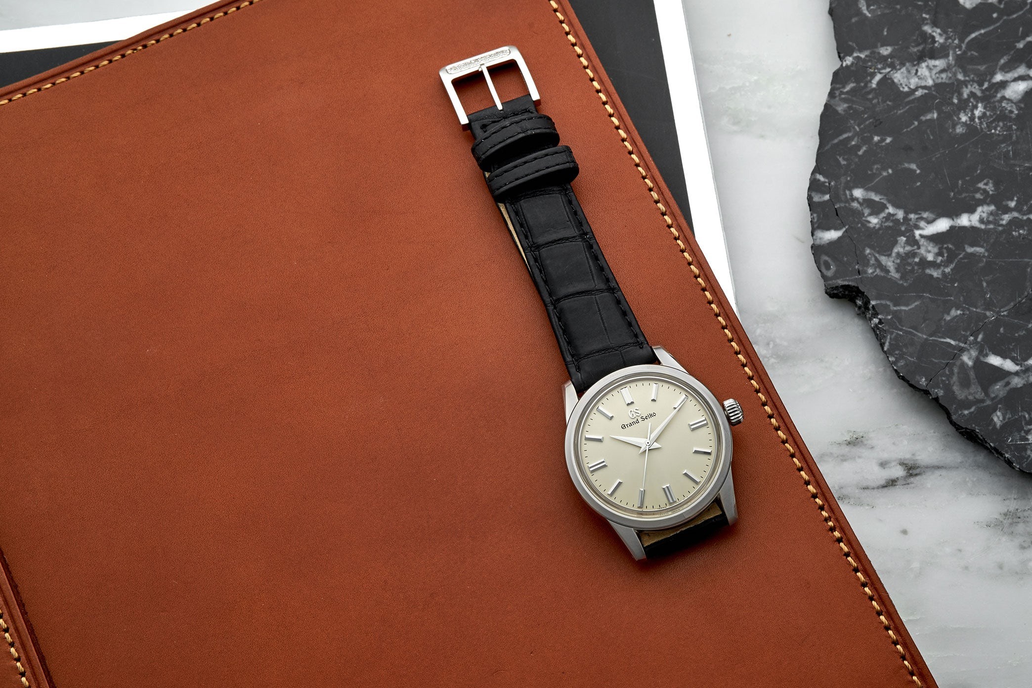 几百块就能买的劳力士,要不要花10万买块劳力士