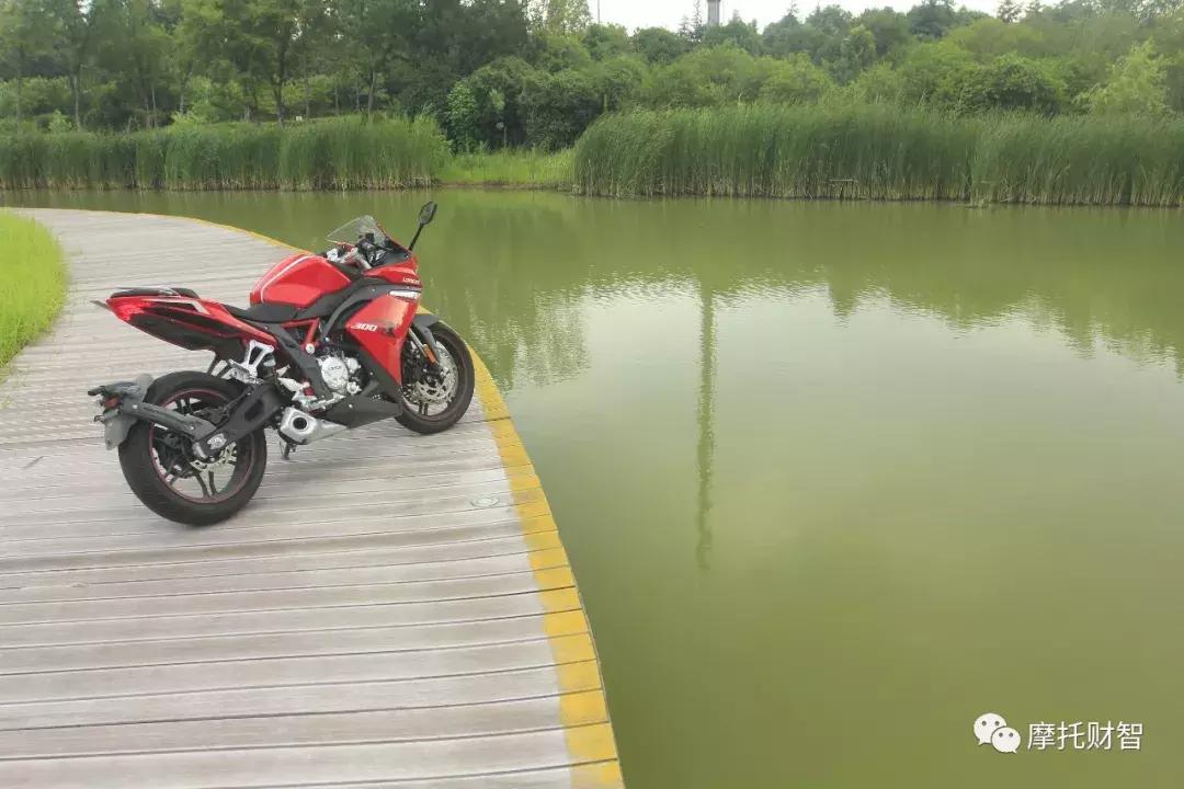 最新款隆鑫无极300rr,无极300rr19款和20款有什么区别吗