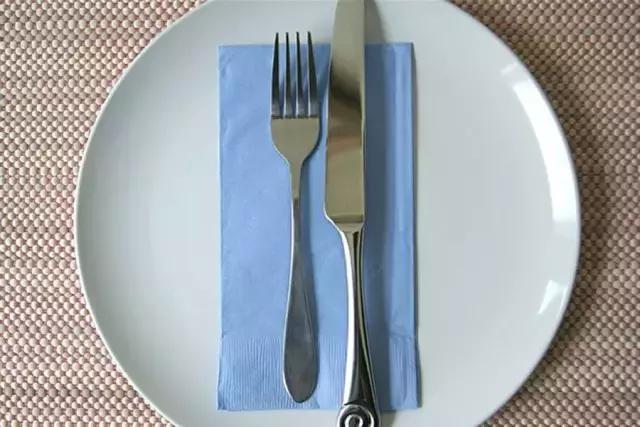 满满都是细节视频,西餐礼仪吃意大利面怎样摆刀叉