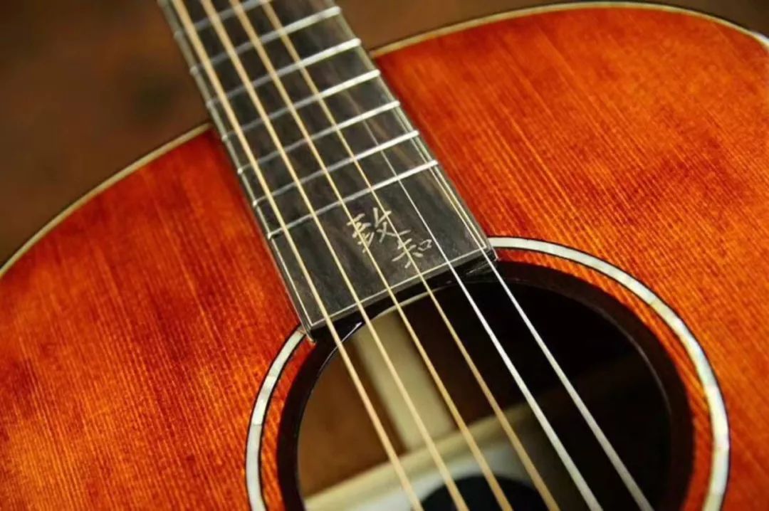 挑选吉他,怎么挑选一把适合自己的吉他