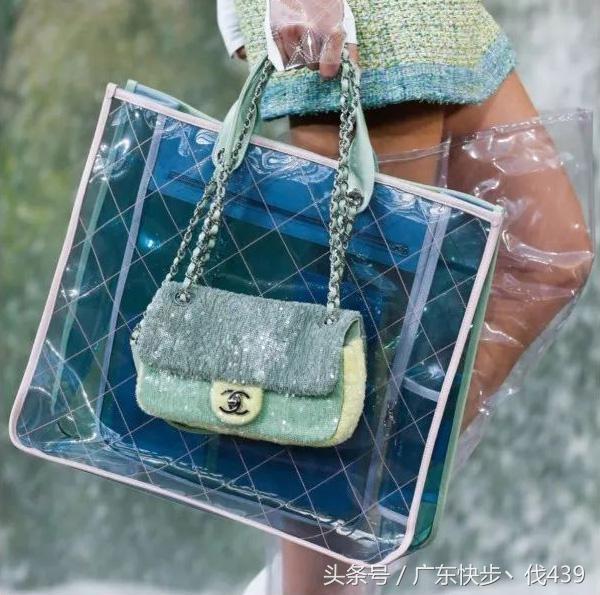 塑料袋也可以穿出高级感,塑料袋也可以背出高级感