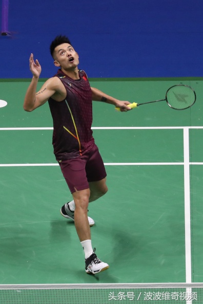 林丹换拍击球,林丹为什么换球比双打频繁