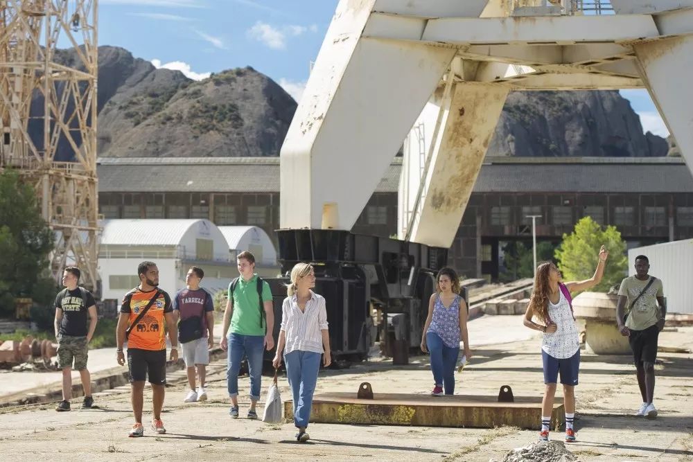 国内外一度批量出现的创意写作、作家班，真的有用吗？