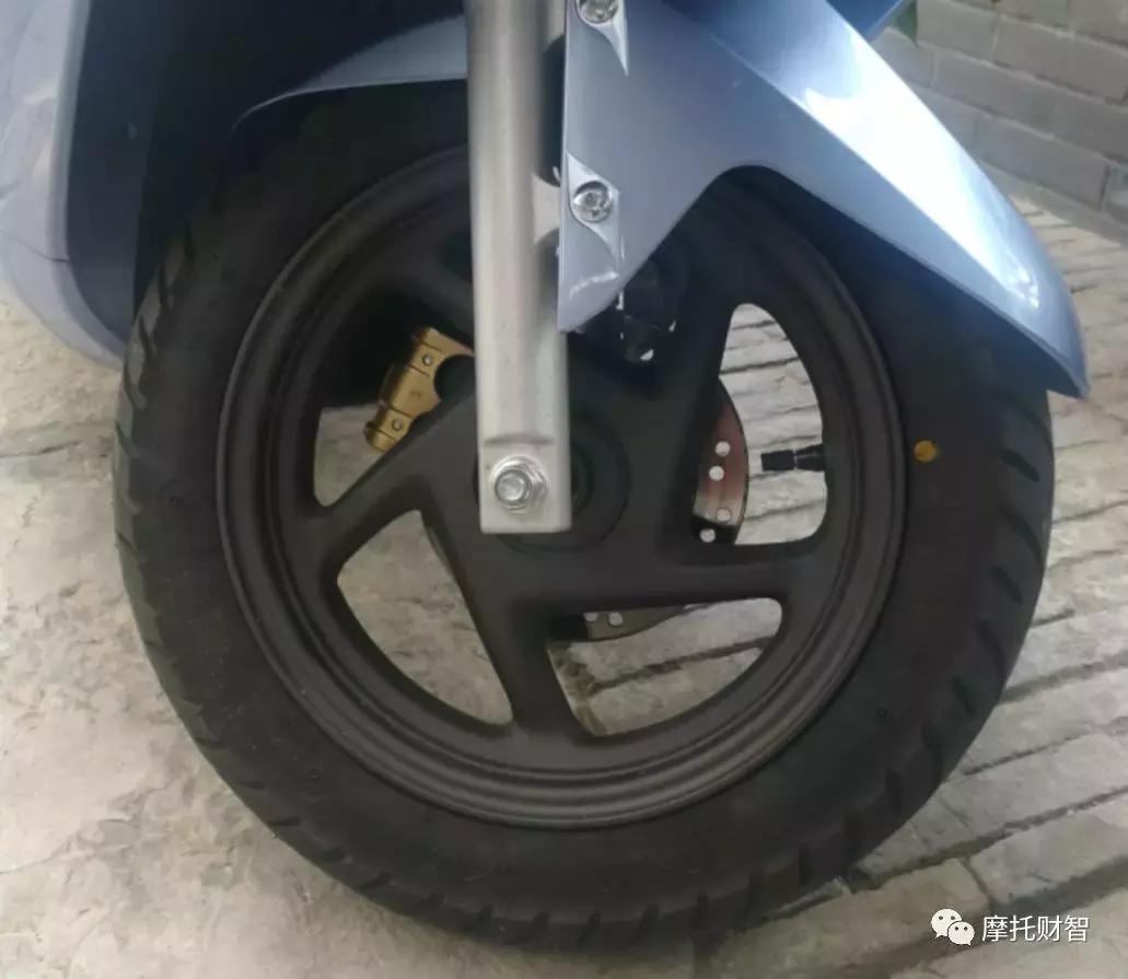 新大洲本田ex125踏板空间尺寸,新大洲本田2019款125踏板