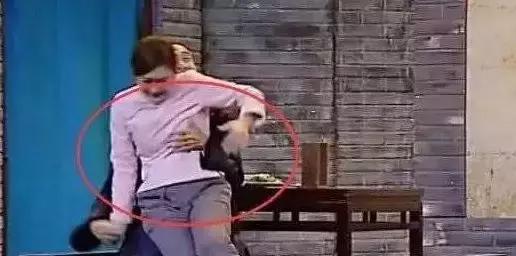 绉﹀矚鍏紑鎵胯鏁村浜嗗悧,鍦堝唴鐖嗘枡绉﹀矚鍜岄粍鏅撴槑