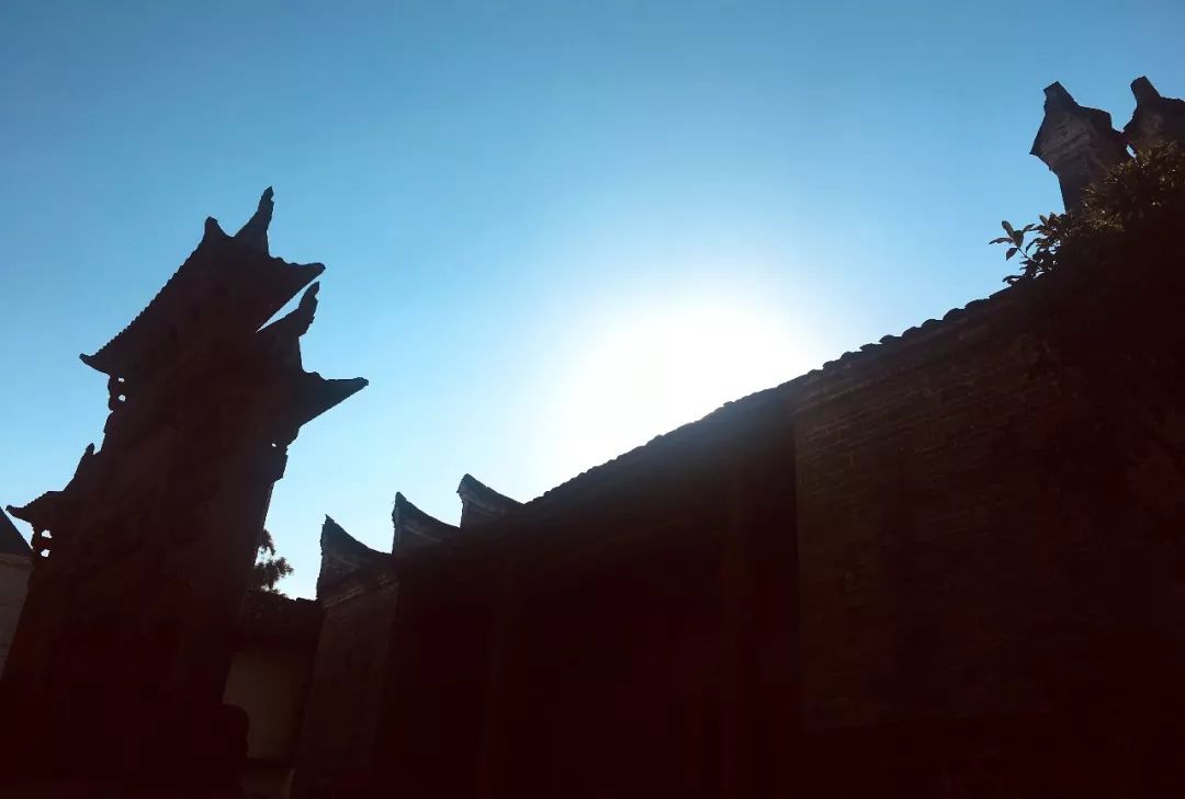 千年山中古村风景,千年香樟百年古村