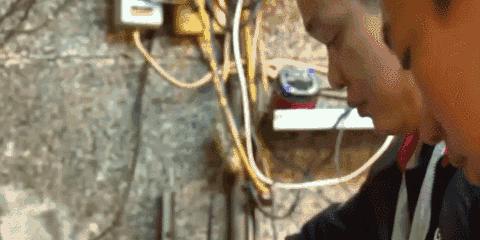 曾经黑帮大哥出狱后想做好人电影,曾经的黑帮老大入狱当卧底