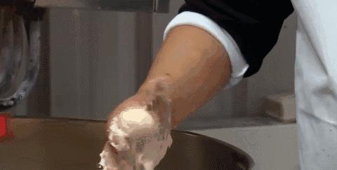 曾经黑帮大哥出狱后想做好人电影,曾经的黑帮老大入狱当卧底