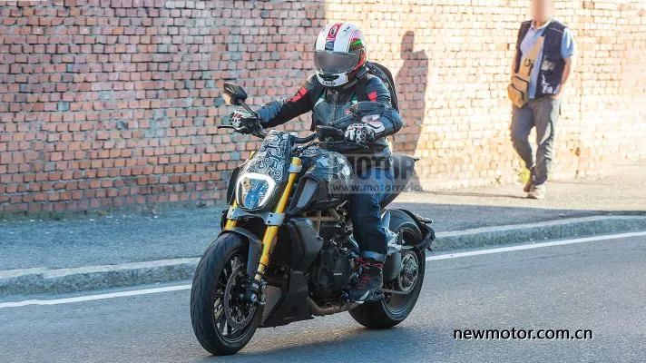 实拍2018款杜卡迪大魔鬼霸气十足,2023款杜卡迪大魔鬼1260s