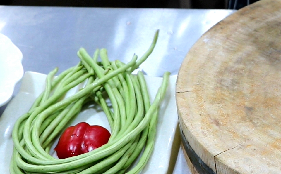 豆角凉拌好吃还是炒着有营养,凉拌豆角最美味的做法