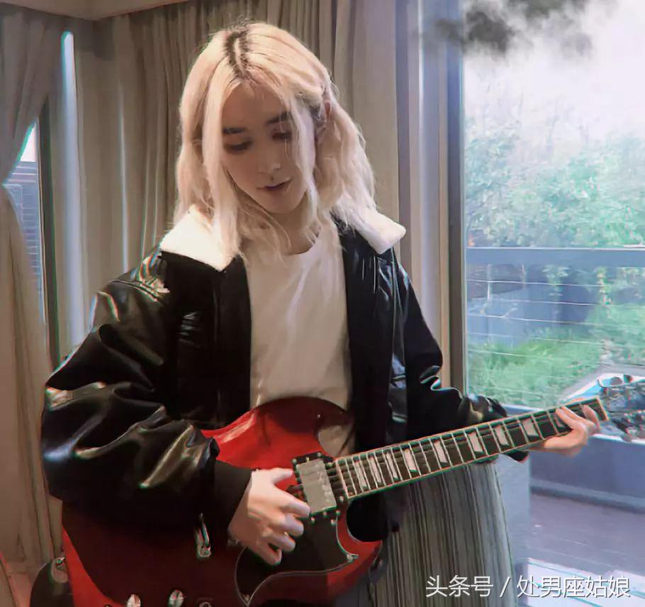 14岁留长发穿女装美过所有女同学……第一批00后已经伪娘了！