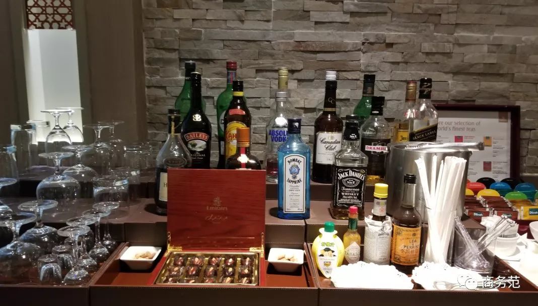 阿联酋航空豪华经济舱体验,阿联酋航空奢华