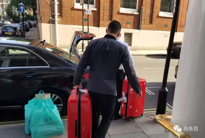 阿联酋航空豪华经济舱体验,阿联酋航空奢华