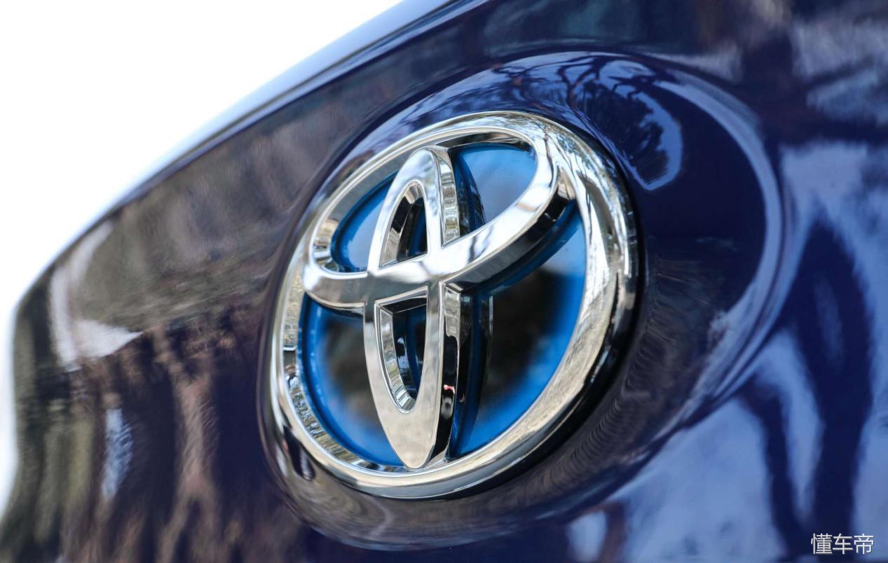 全新凯美瑞是哪一代,凯美瑞2022款全新混动换代升级